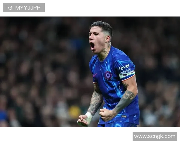 皇马引进英超射手助攻梅西，巴萨球迷集体心慌