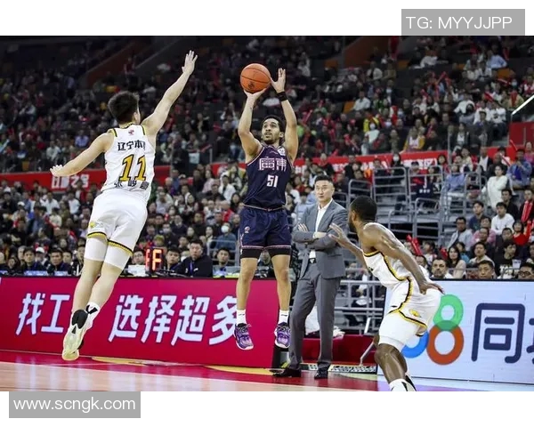 辽宁本钢球迷狂欢喜迎胜利，队员掌握领先优势